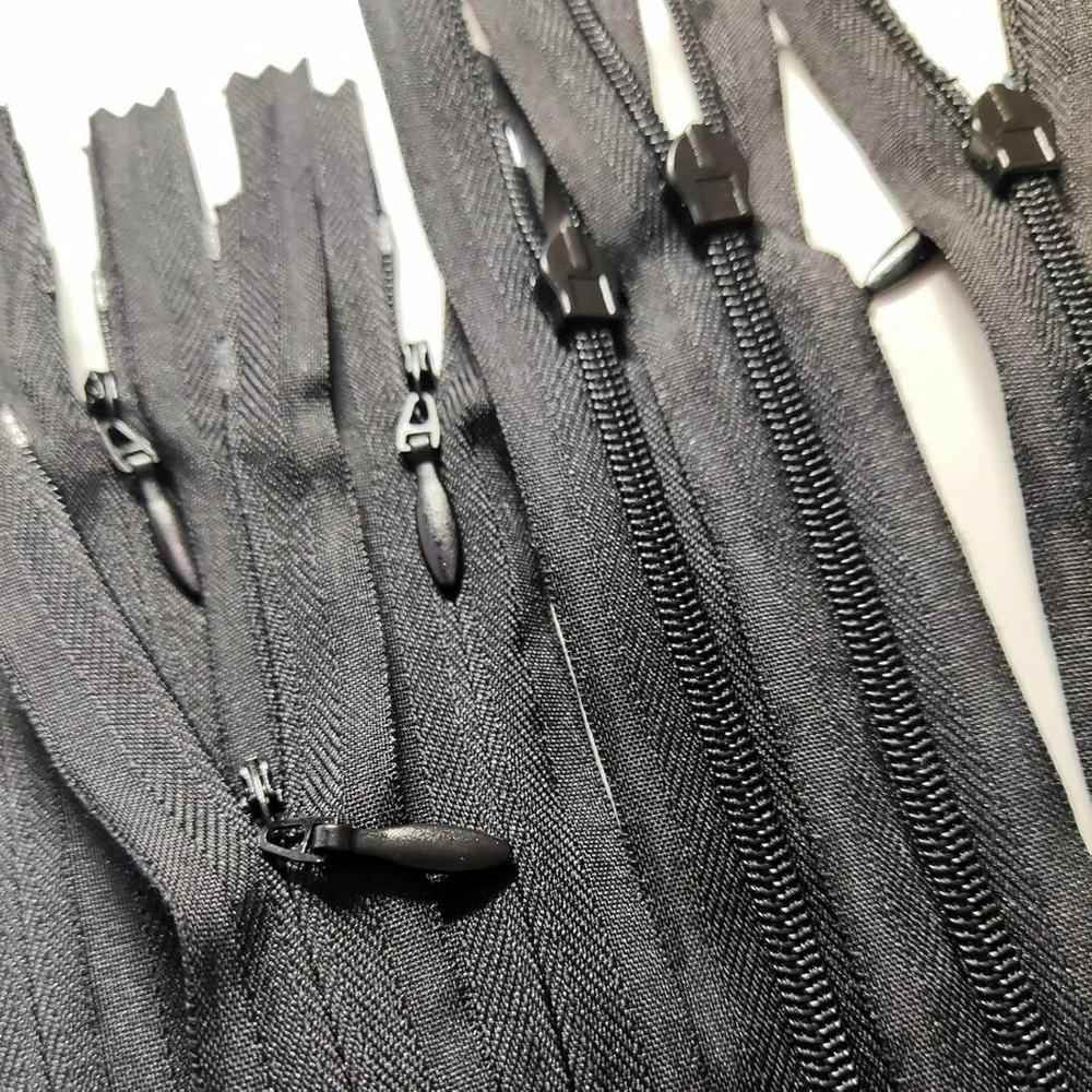 Leekayer 30 x 35,6 cm nematomas nailoninis spiralinis užtrauktukas, drabužių užtrauktukas, „pasidaryk pats“ siuvimo įrankiai amatų specialiesiems (35,5 cm, juodas)