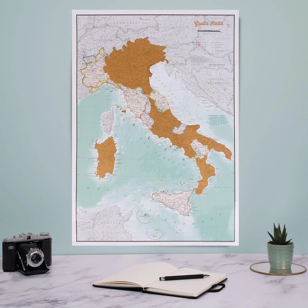 Maps International Scratch the World® pasaulio žemėlapis su Italijos žemėlapiu - Maps International, daugiau nei 50 metų žemėlapių gamybos patirtis, puiki dovana