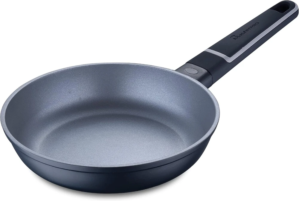 Masterpro Indigo keptuvė su nelimpančia danga 24 cm x 5,5 cm | 2 sluoksnių nelimpanti danga | puikus šilumos paskirstymas | lietas aliuminis | šalto efekto rankena | lengva | tinka visoms viryklėms