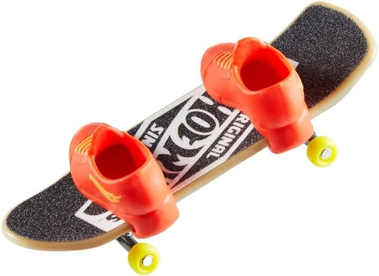 Mattel - mini riedlentė hot wheels su batais, asorti, įvairiaspalvė (hng20)