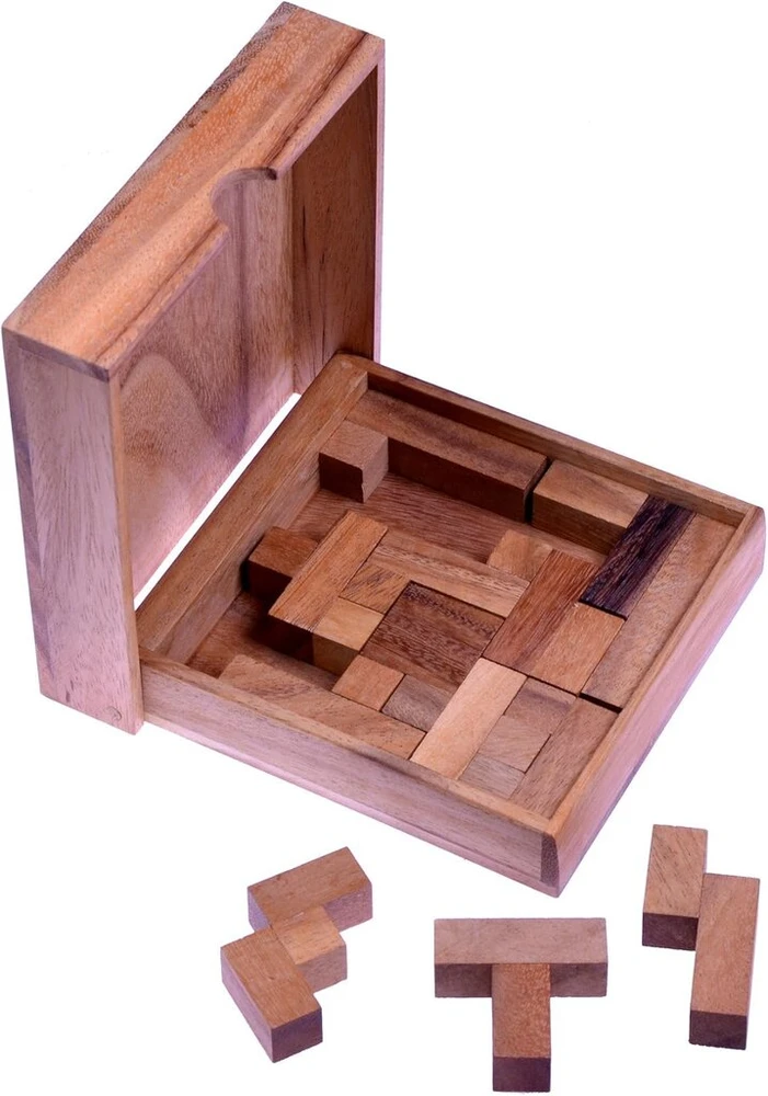 Medinė "pentomino" dėlionė: intelektualus žaidimas
