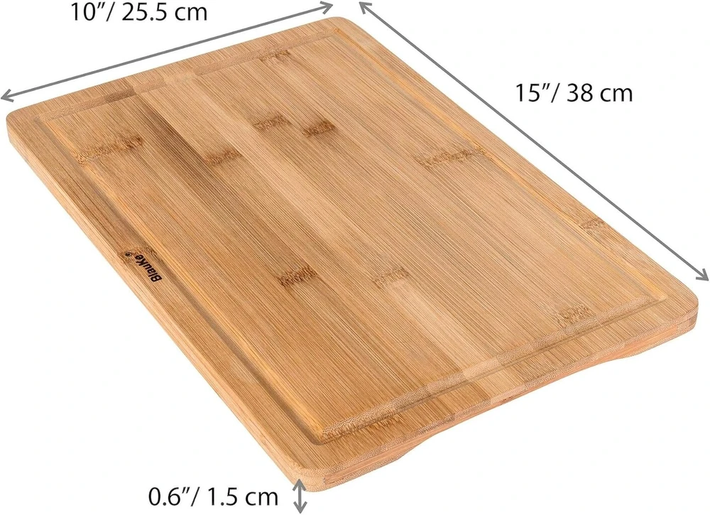 Medinė pjaustymo lenta su grioveliu 38x25 cm