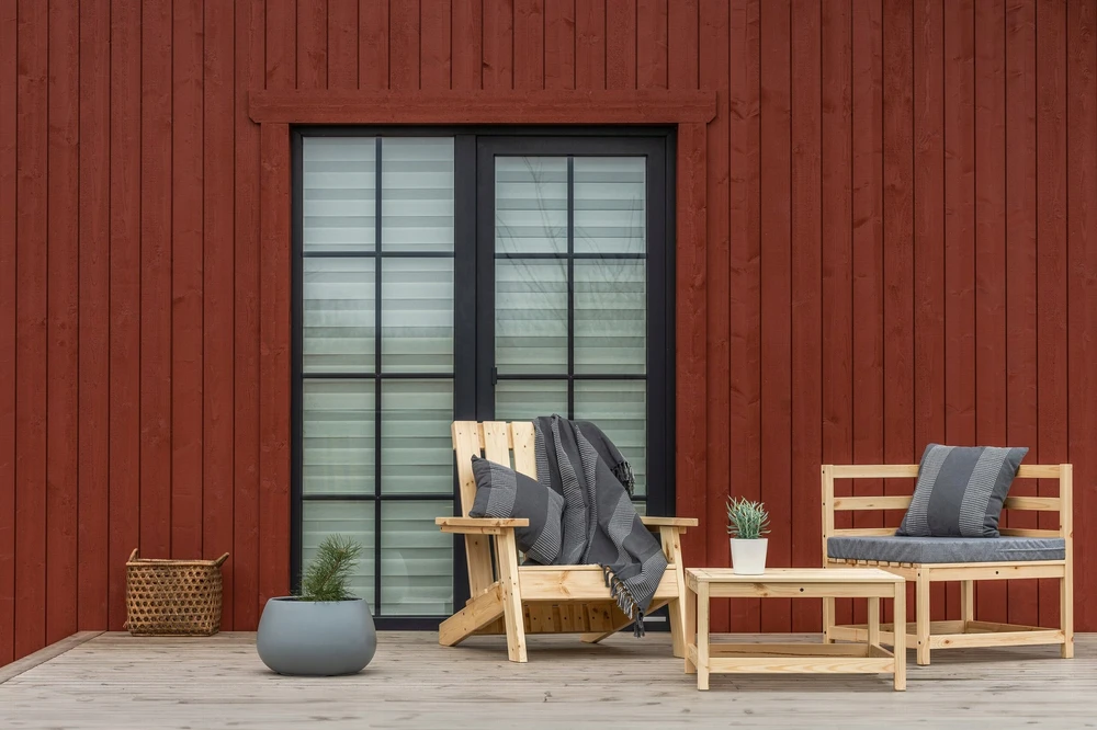 Medinis sodo fotelis – patogus ir modernus baldas terasai