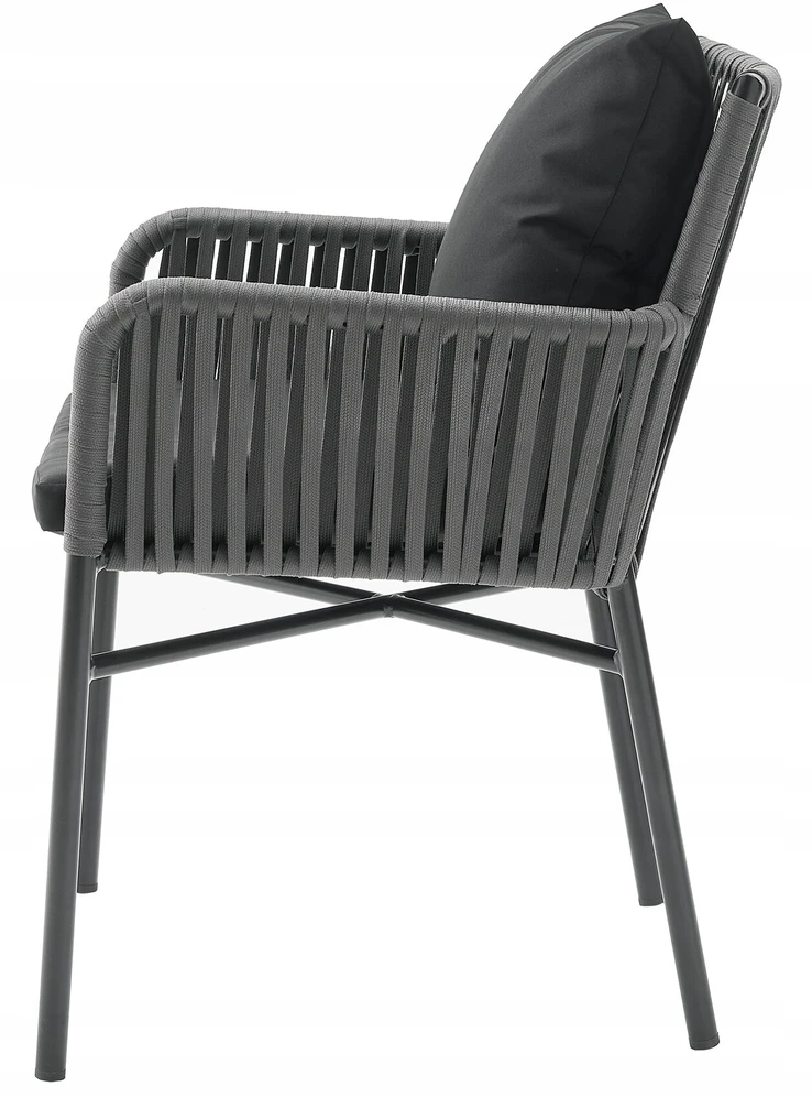 Modernus pintas sodo krėslas sodui terasoje, juodos pagalvėlės