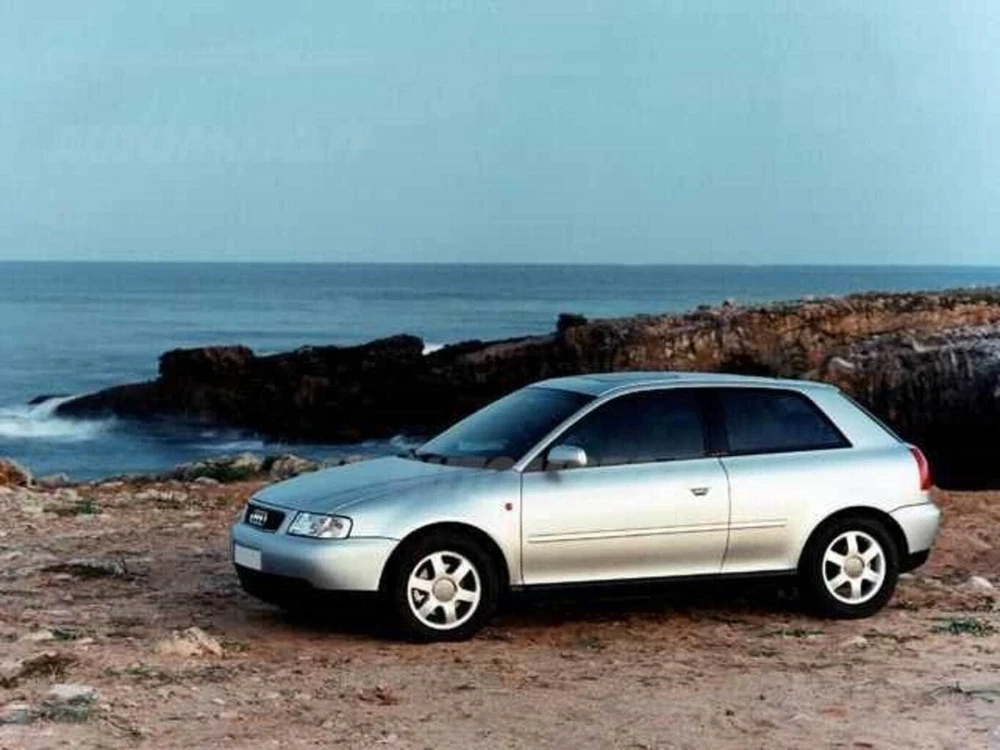 Mtc automotive audi a3 8l 1996-2003 pritaikyti automobiliniai kilimėliai, neslystantys, su sustiprintais guminiais kulno apsaugomis ir tvirtinimo sagomis