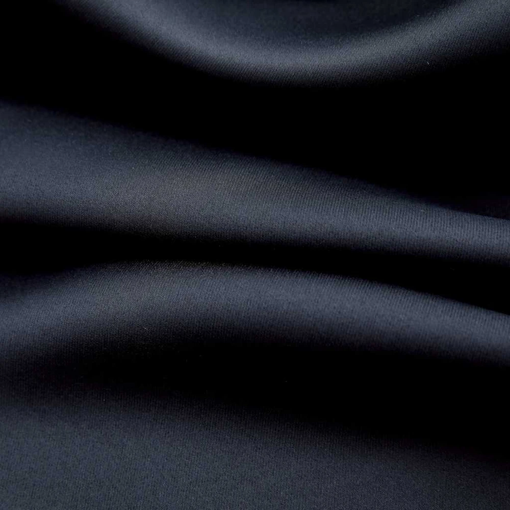 Naktinė užuolaida su metaliniais žiedais, juoda, 290x245cm