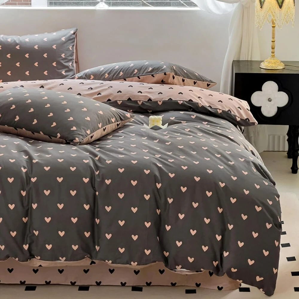 Nayoroom patalynės komplektas 155 x 220 cm rožinės ir juodos spalvos širdelės, reversible patalynės komplektas, mikropluoštas, 2 dalių, modernus, estetiškas širdelių antklodės užvalkalas ir 1 pagalvės užvalkalas 80 x 80 cm su užtrauktuku
