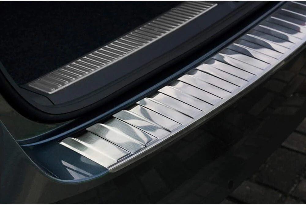 Nerūdijančio plieno galinio buferio apsauga, suderinama su Skoda Superb Combi Iii 2015-2019 ir 2019-2024, įskaitant Scout 'ribs', sidabrinė