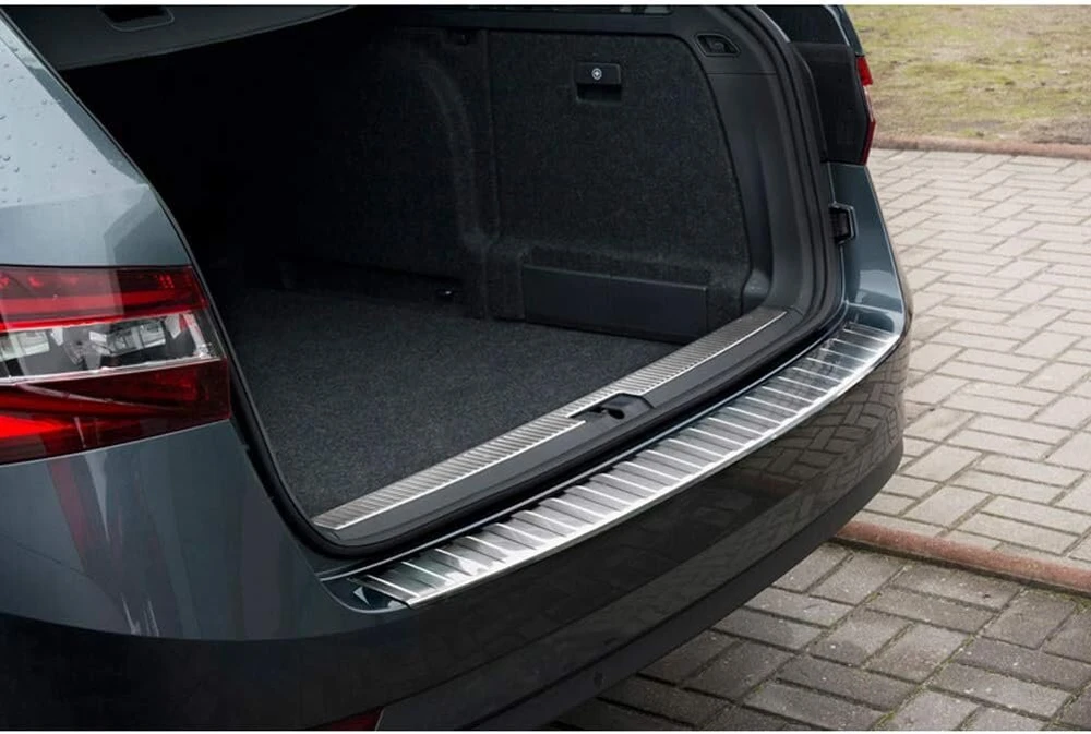 Nerūdijančio plieno galinio buferio apsauga, suderinama su Skoda Superb Combi Iii 2015-2019 ir 2019-2024, įskaitant Scout 'ribs', sidabrinė