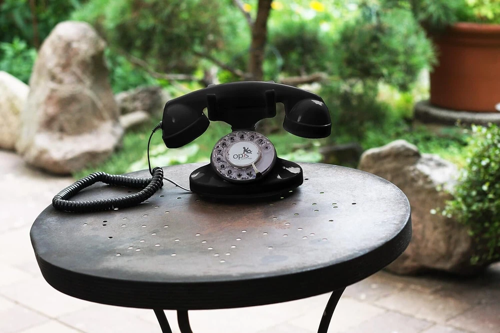 Opis retro telefonas