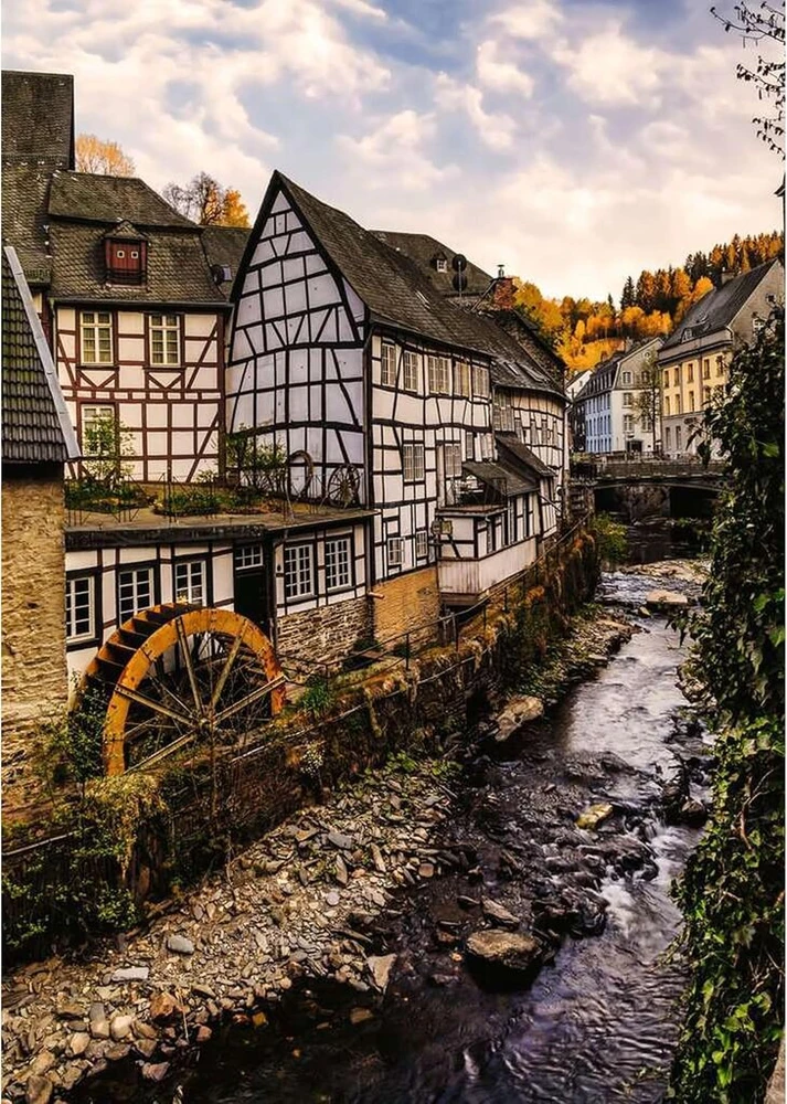 Ravensburger Dėlionė 1000 detalių: Monschau Eifelio regione