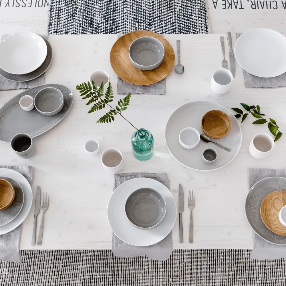 Rosenthal Joyn, baltas, 20 dalių porcelianinių indų rinkinys, lėkštės, dubenys, puodeliai su rankena, lengvas ir natūralus įvaizdis, modernus ir miesto akcentas, galima plauti indaplovėje ir naudoti mikrobangų krosnelėje
