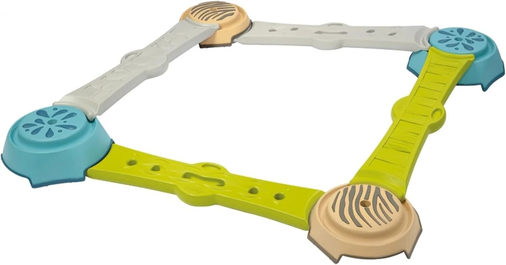Smoby - nuotykių balanso trasa su 4 strypais ir 4 laipteliais (neslystantys), surenkami individualiai, vaikams nuo 2 metų