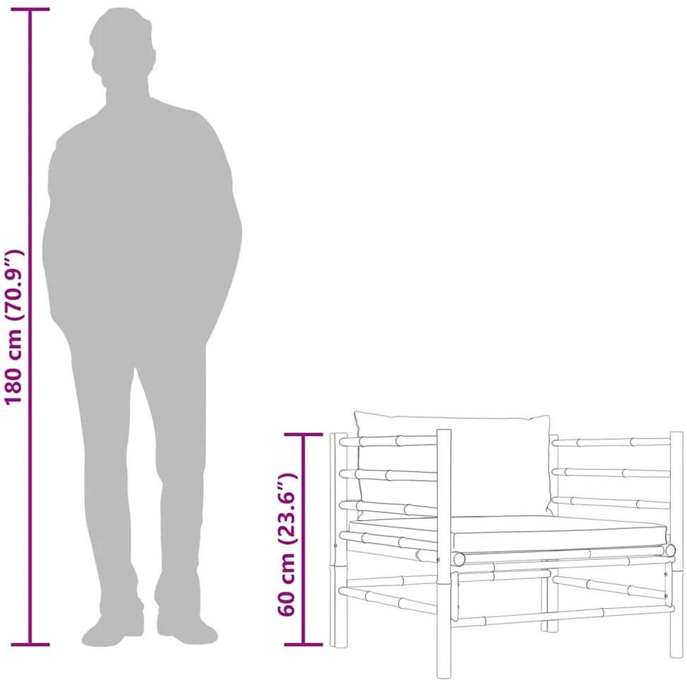 Sodo sofa su tamsiai pilkomis pagalvėlėmis, bambukas