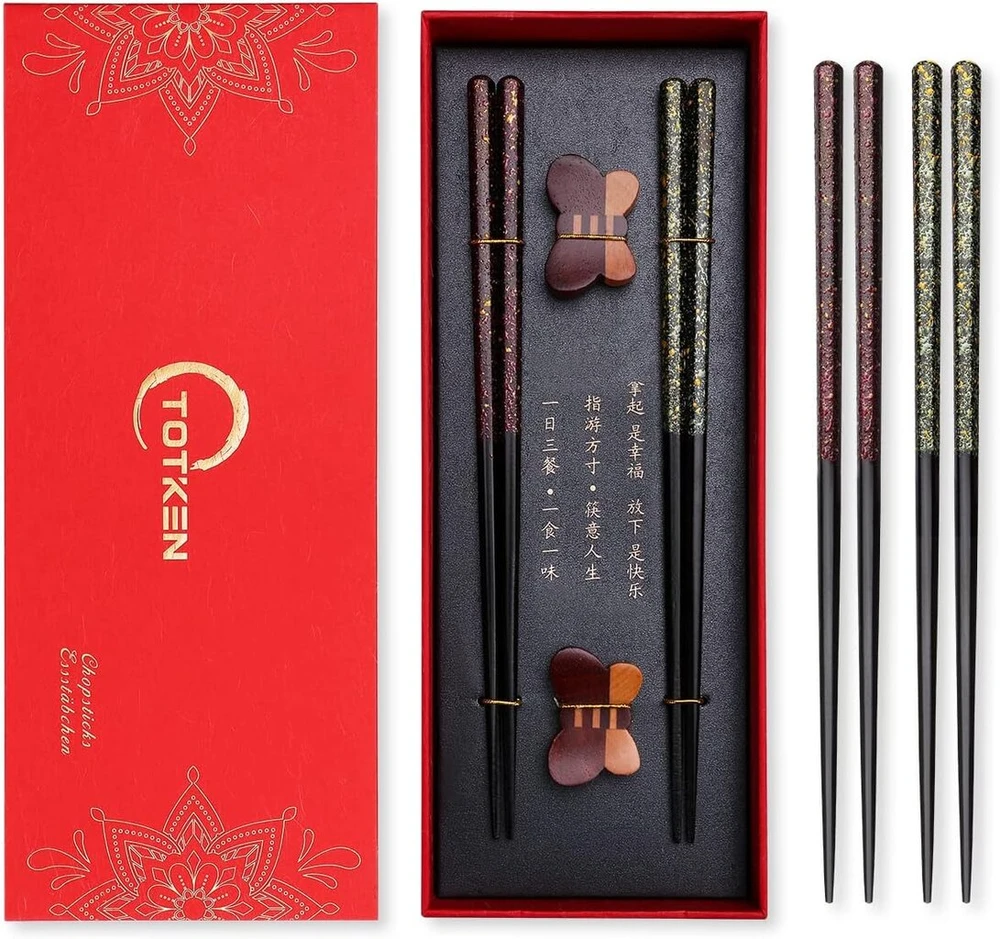 Totken 2 porų rinkinys natūralūs mediniai valgomieji pagaliukai rankų darbo starry sky pagaliukai ir 2 rankų darbo butterfly sticks laikikliai su premium dovanų dėžute (dovanos pasirinkimas)