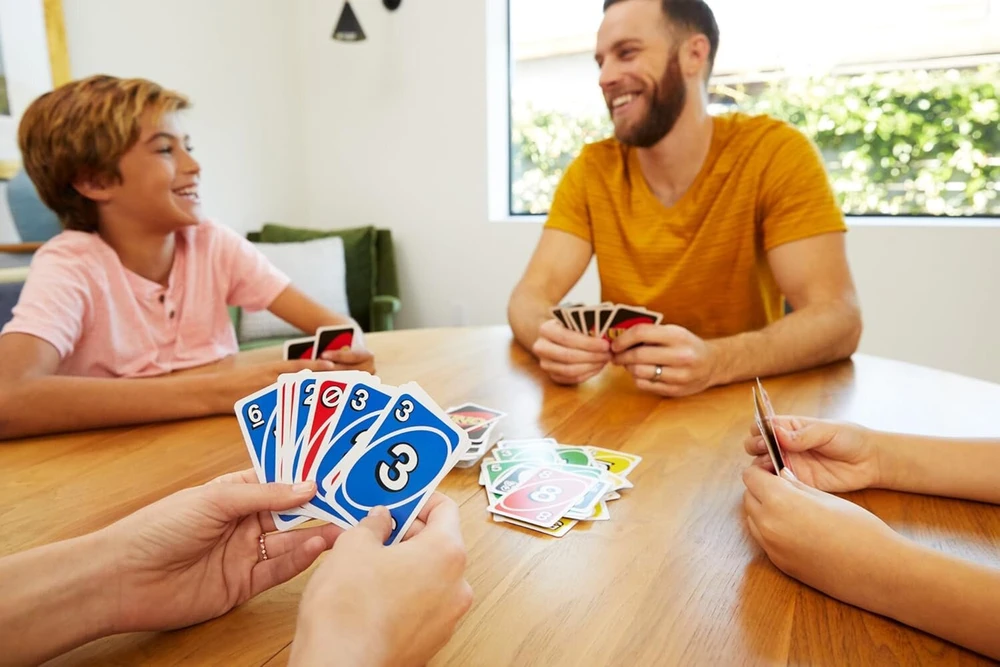 Uno Deluxe kortų žaidimas