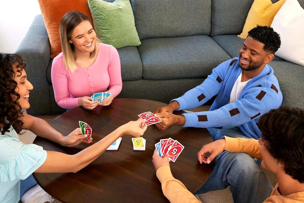 Uno Teams kortų žaidimas šeimai ir vakarėliams