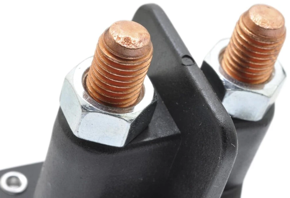 Vejos traktoriaus solenoidas Easyboost 3 kontaktų 691656