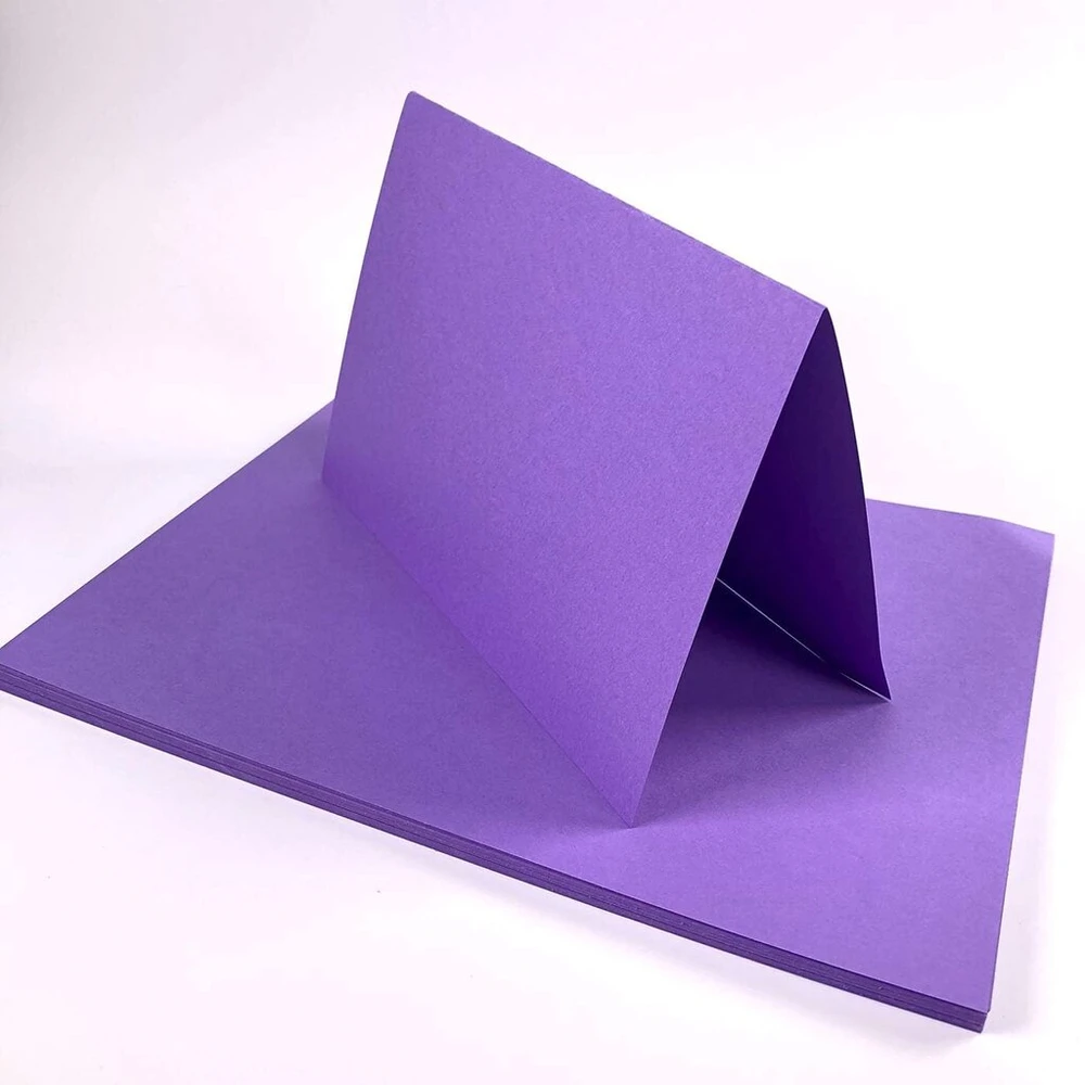 Violetinė A4 formato kartoninė plokštė, 25 lapai, 160 g/m², popierius spausdintuvui