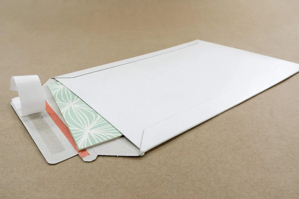 Vokai siuntimui B5, 17.6x25cm, 450g kartonas, 25 vnt.