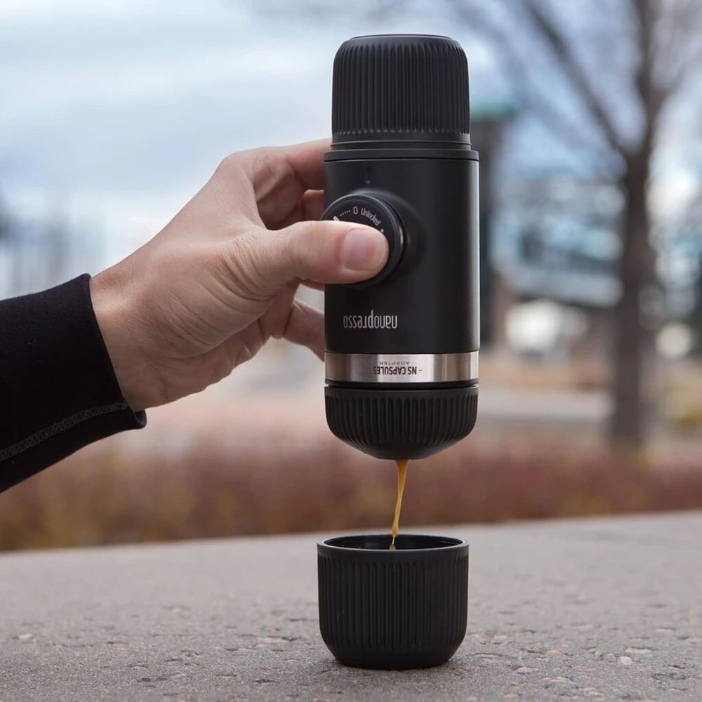 Wacaco Nanopresso nešiojamas espreso kavos aparatas su Ns adapteriu, patobulinta Minipresso versija, kompaktiškas kelioninis kavos aparatas, 18 bar slėgis, valdomas rankiniu būdu, puikiai tinka stovyklavimui ir nuotykiams