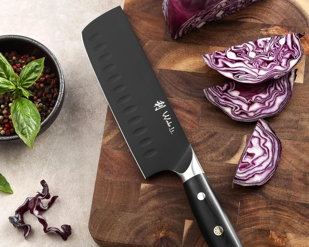 Wakoli Titanium Noir Nakiri peilis 17 cm I aukščiausios kokybės nerūdijančio plieno virtuvinis peilis su juoda titano danga I ergonomiška G10 rankena I aštrus profesionalus peilis stilingoje dovanų dėžutėje