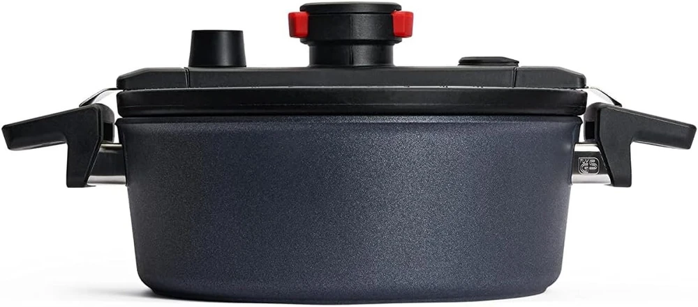 Woll Active Lite troškintuvas su Active Lite dangčiu, skersmuo 24 cm, aukštis 9 cm, 3,8 litro, su 2 šoninėmis rankenomis, tinka keraminiams, dujiniams, elektriniams, halogeniniams paviršiams - netinka indukcinėms viryklėms, lietas