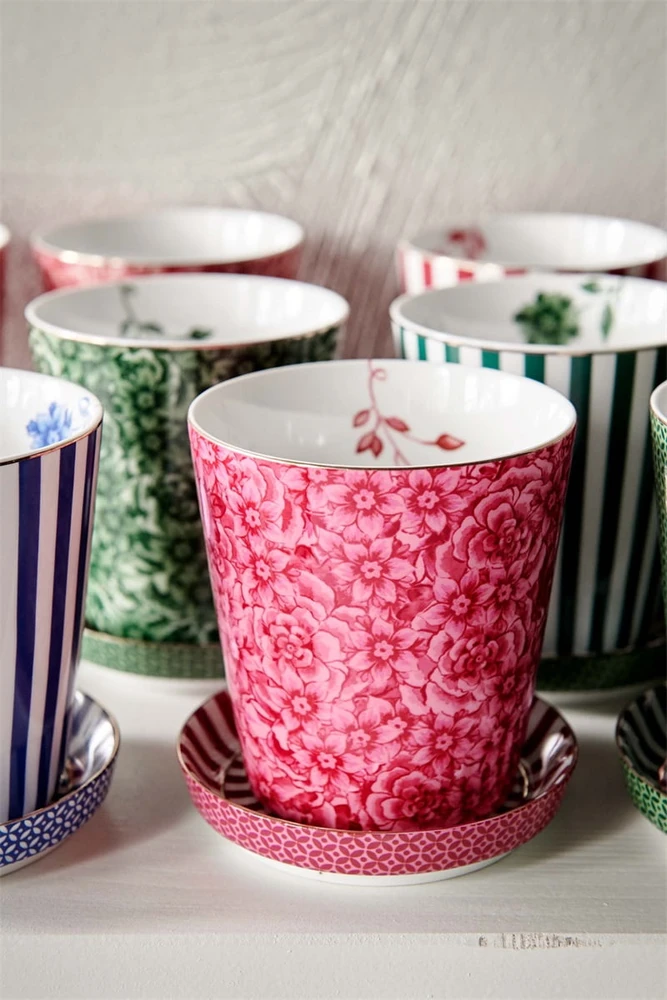 Porcelianinis puodelis Pip Studio Royal, rožinis su gėlėmis, 230 ml