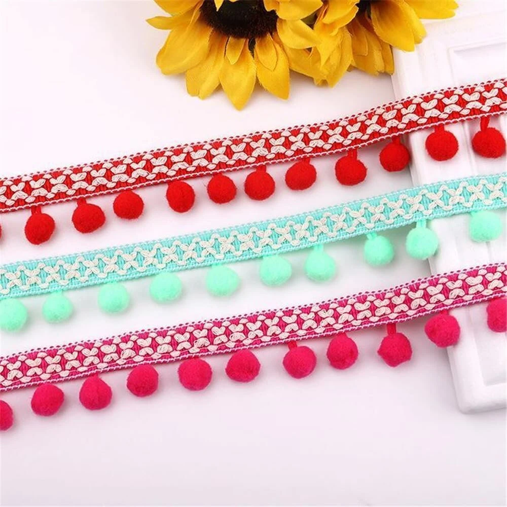 2 jardai 2.8 cm spalvingų pom pom kutų apdailos, pompom apdaila, pompom juostelė, kutų juostelė, pom pom kutai, burbuliniai nėriniai, kutų apdailos juostelė siuvimui (juoda)