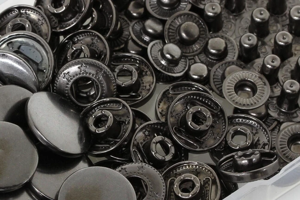 24 rinkiniai spaudžių rinkinys, Basicon žalvarinės spaudės, skersmuo 17 mm, varinės spaudės