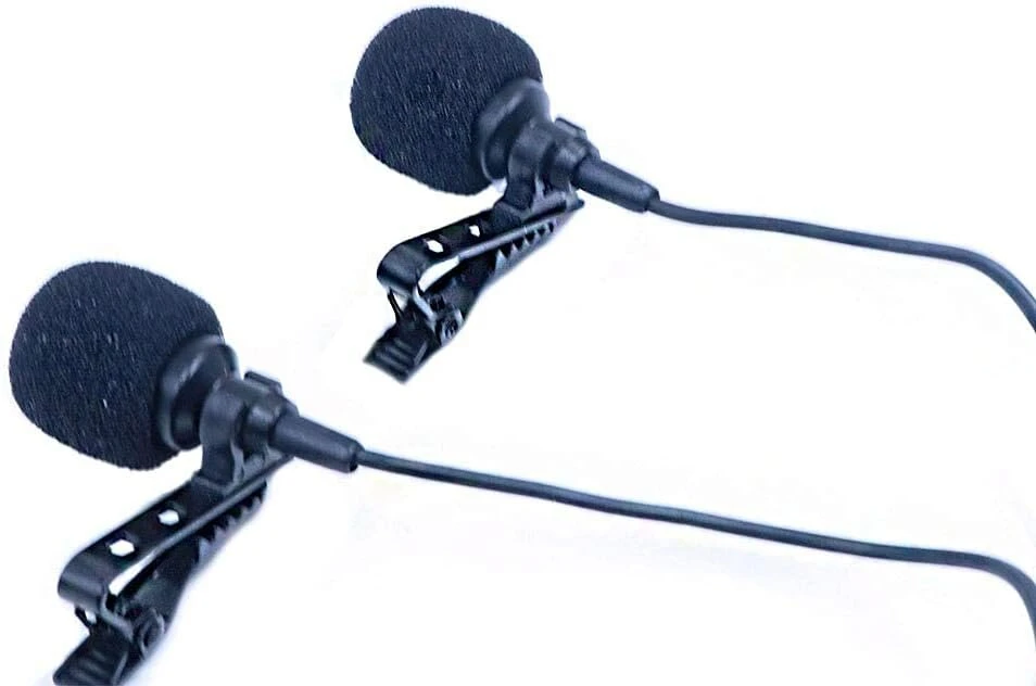Ancllo dvigubas atvartinis mikrofonas, skirtas išmaniesiems telefonams, kameroms, tiesioginėms transliacijoms, podcast'ams, interviu – dvigubas įvairiakryptis kondensatorinis išorinis marškinėlių mikrofonas