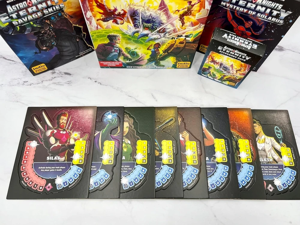 Astro Knights Eternity - mokslinės fantastikos kooperatinis kortų žaidimas nuo Indie Boards & Cards