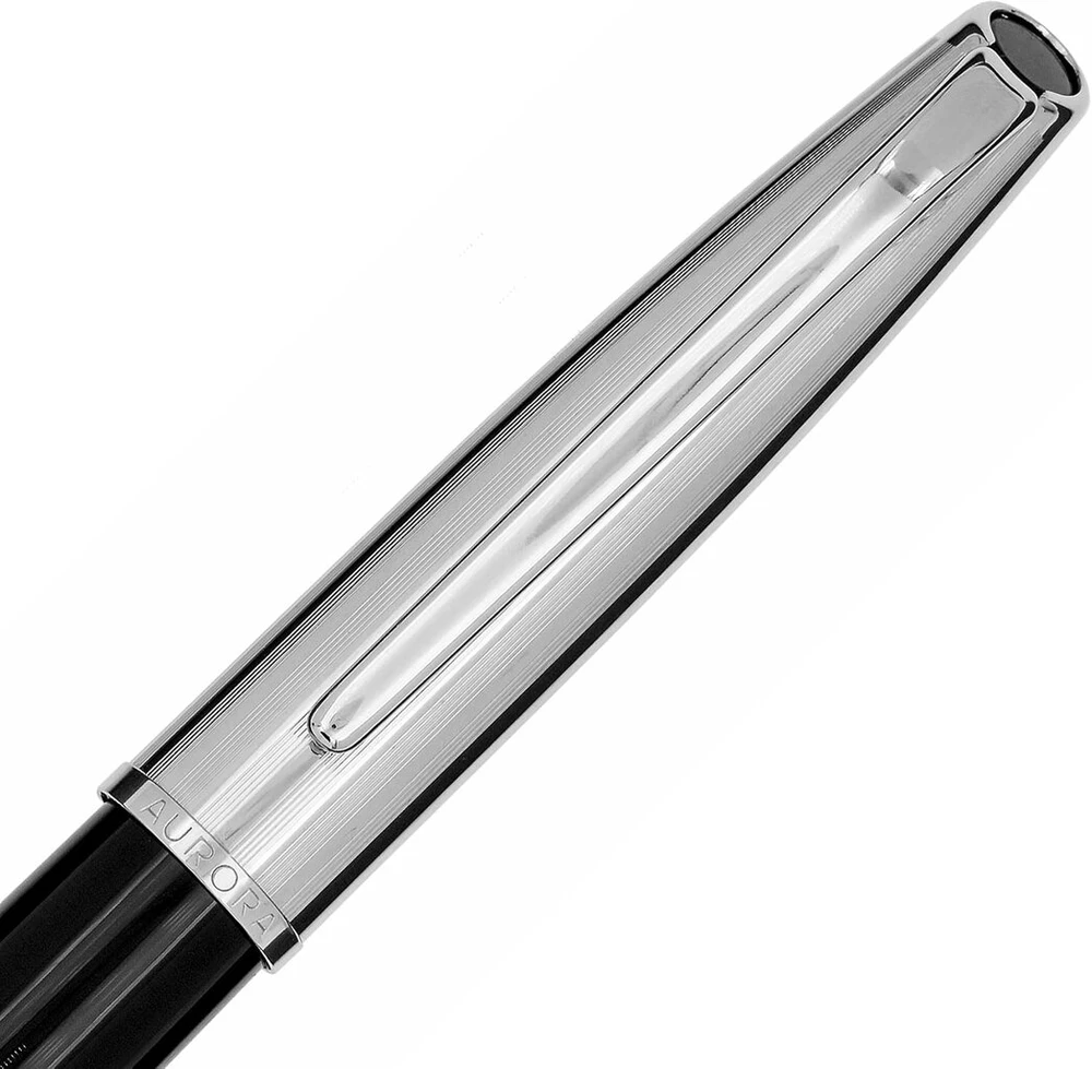Aurora Style Metalinis plunksnakotis, rašymo rašiklis iš dervos, juodos spalvos su chromuotomis detalėmis, chromuotas plieno plunksnos galiukas M storio, dovanų dėžutė