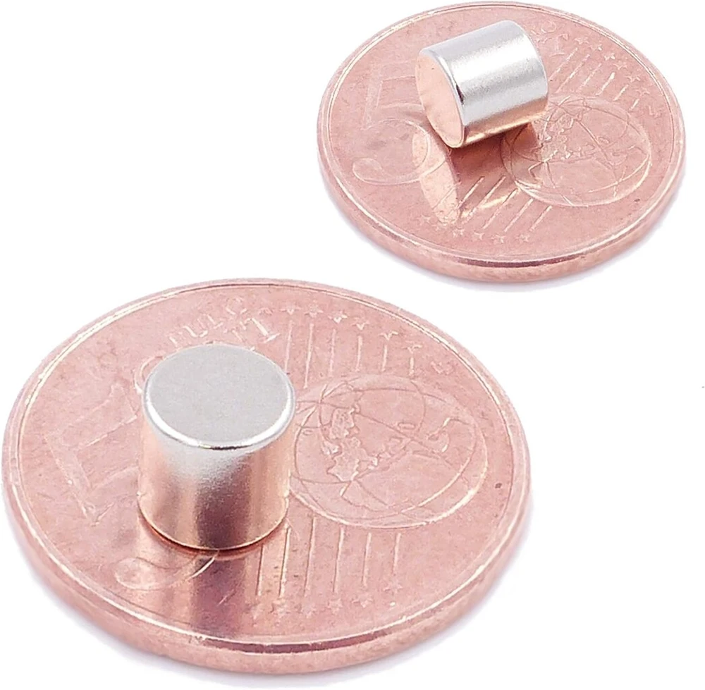 Brudazon 10 mini diskiniai magnetai 6 x 6 mm N52 stipriausio lygio neodimio magnetai itin stiprūs magnetai modelių gamybai, nuotraukoms, lentoms, skelbimų lentoms, šaldytuvams, rankdarbiams, ypač stiprūs magnetiniai diskai