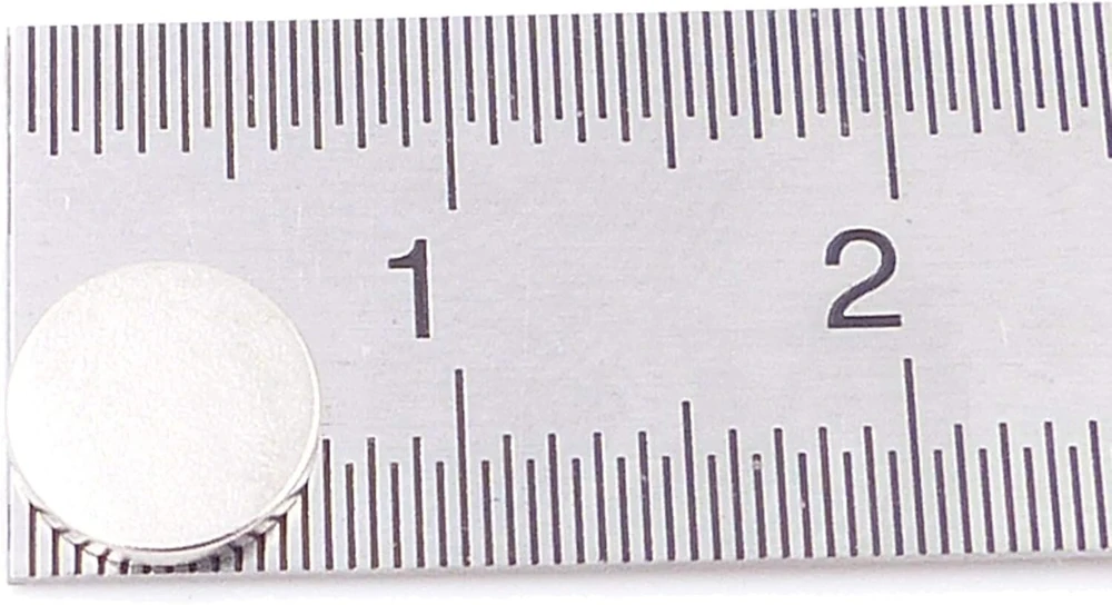Brudazon 25 mini diskiniai magnetai 7 x 1 mm N52 stipriausio lygio neodimio magnetai itin stiprūs magnetai modelių gamybai, nuotraukoms, lentoms, skelbimų lentoms, šaldytuvams, rankdarbiams, ypač stiprūs diskiniai magnetai