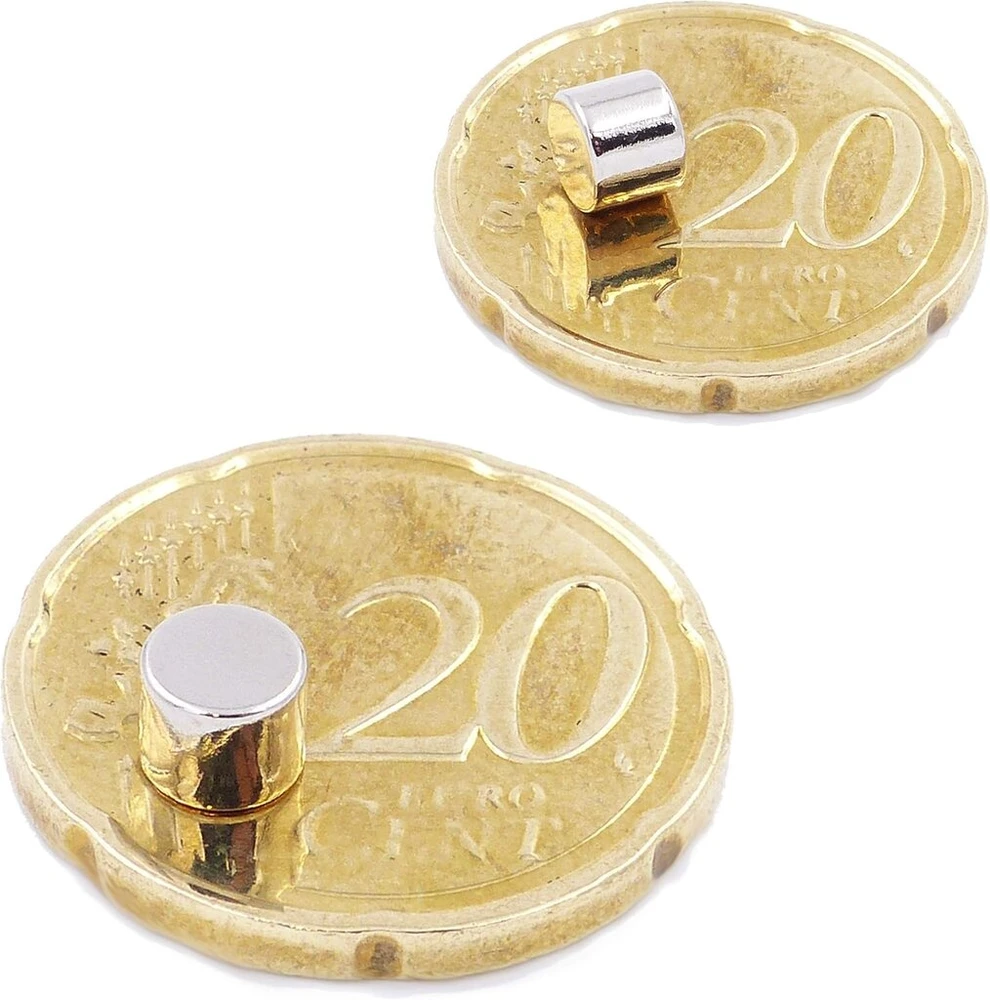 Brudazon 50 mini diskiniai magnetai 5 x 4 mm N52 stipriausio lygio neodimio magnetai itin stiprūs magnetai modeliavimui, nuotraukoms, lentai, skelbimų lentai, šaldytuvui, rankdarbiams, itin stiprus magnetinis diskas