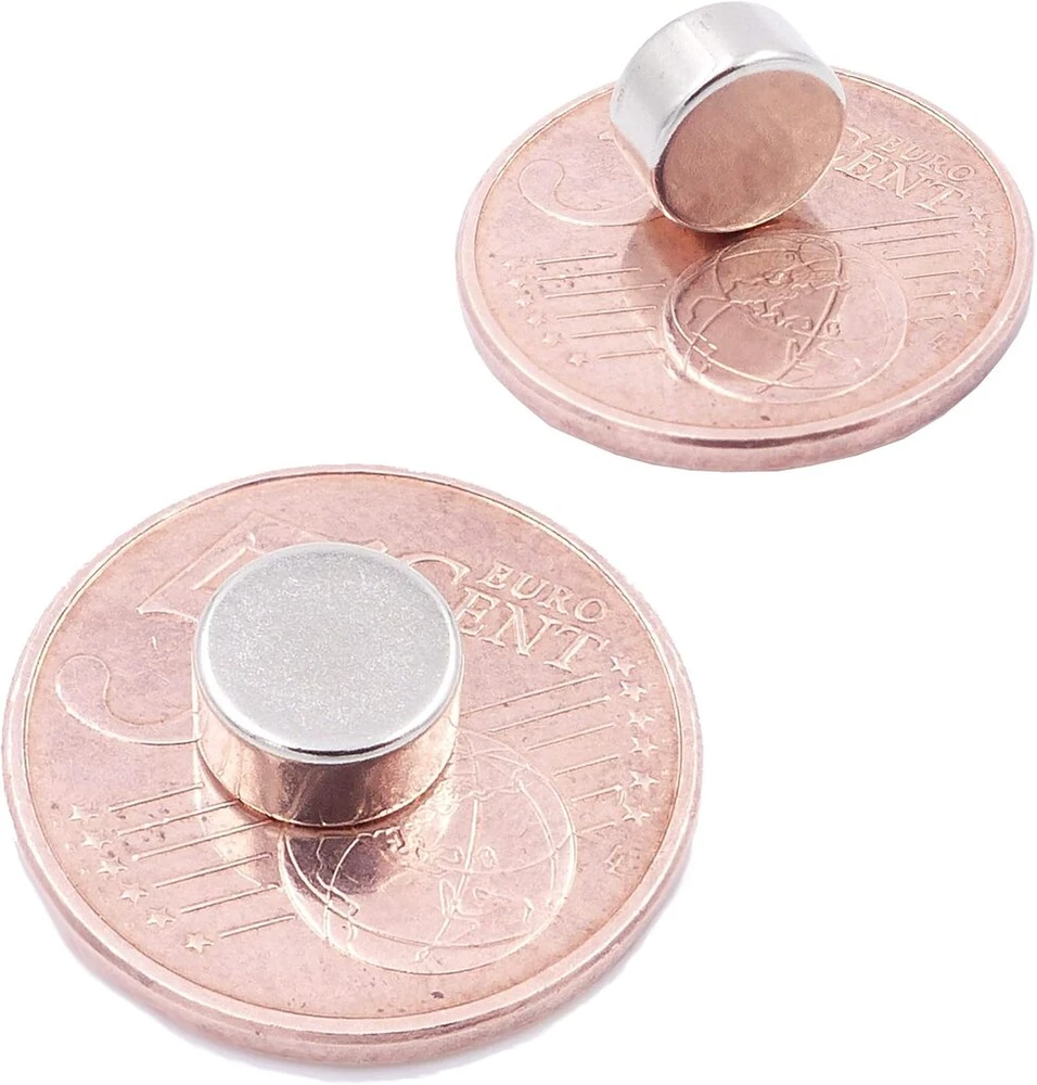 Brudazon 60 mini diskiniai magnetai 8 x 4 mm N52 stipriausio lygio neodimio magnetai itin stiprūs magnetai modelių gamybai, nuotraukoms, lentai, skelbimų lentai, šaldytuvui, rankdarbiams, itin stiprus magnetinis diskas