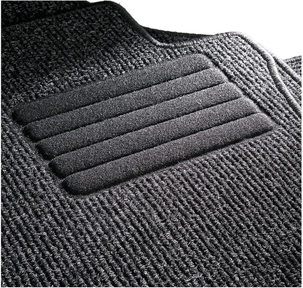 Carfashion Basicrips C03 juodos spalvos automobilio kilimėlių komplektas su juodu melanžu, juoda pakopa apsauga, juodas blizgus kraštelis, be kilimėlio laikiklio