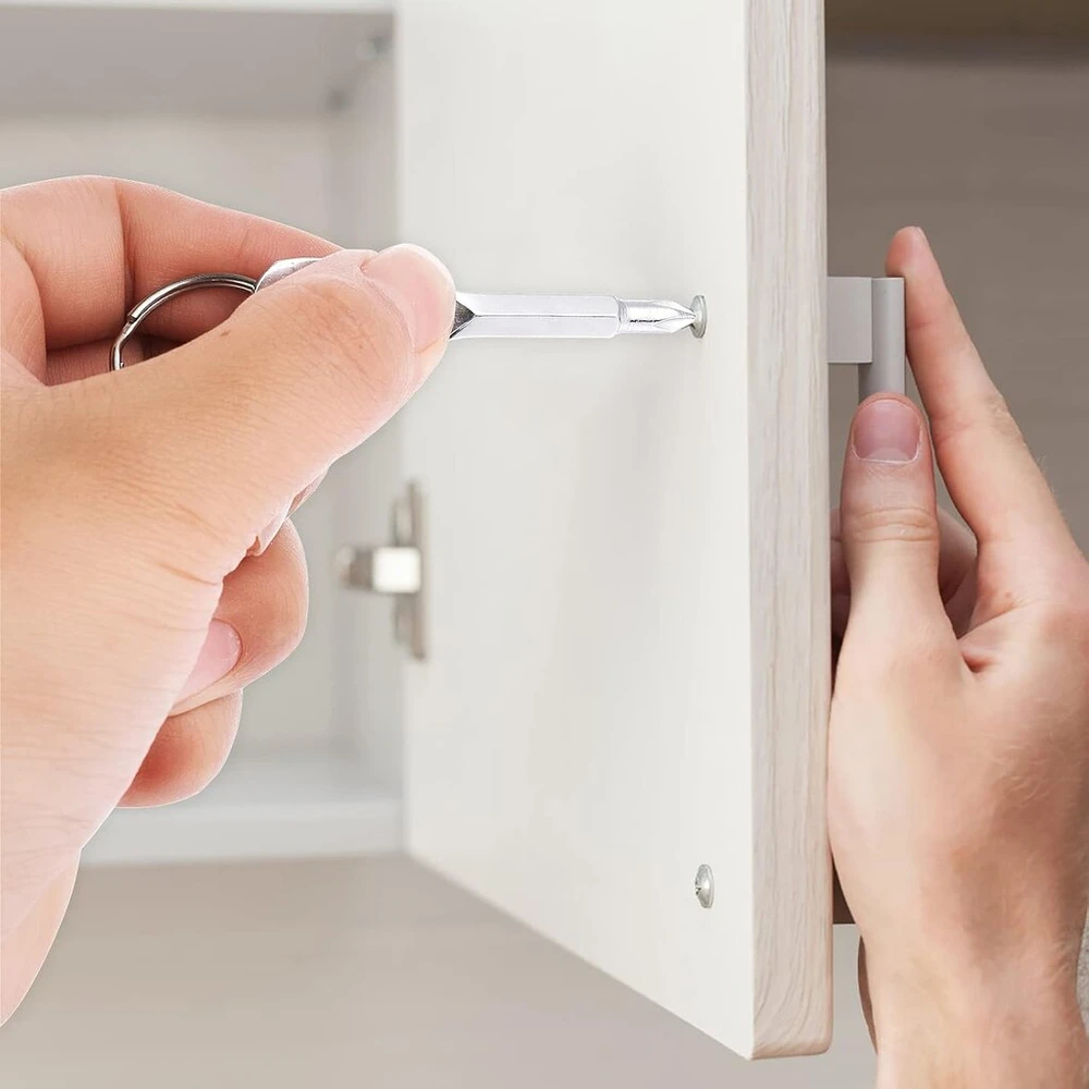 Cobee daugiafunkcinis atsuktuvas-raktų pakabukas, 2 dalių raktų pakabukų rinkinys, nešiojamas plokščias galvutės Phillips raktų pakabukas, mini atsuktuvas vyrams (sidabrinis)