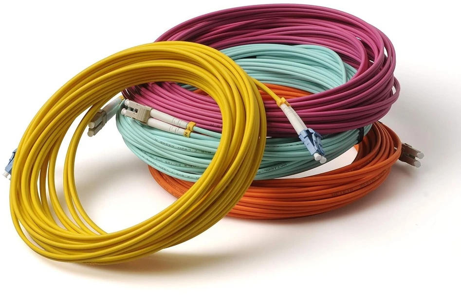 Conbic® Lwl 25 m simplexinis šviesolaidinis kabelis Lc/apc 8° į Lc/apc 8°, geltonas, Os2 patch kabelis, 9/125μm, Lszh, Ftth šviesolaidinis kabelis, G.657.a2 25 m
