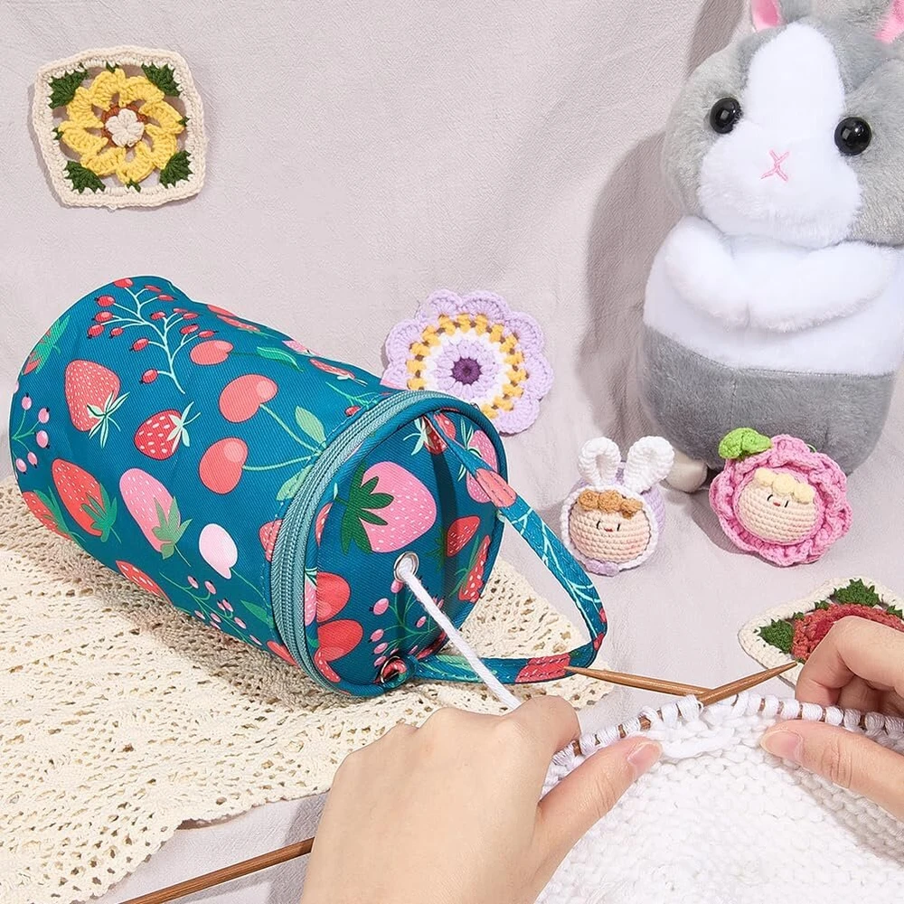 Craspire mini siūlų laikymo krepšys strawberry mažas siūlų krepšys su skylutėmis žalsvai mėlynas nešiojamas siūlų laikymo dėklas mini projektų organizatorius nėrimo siūlų siuvimo reikmenys skirti nešiotis nėrimo vąšelius