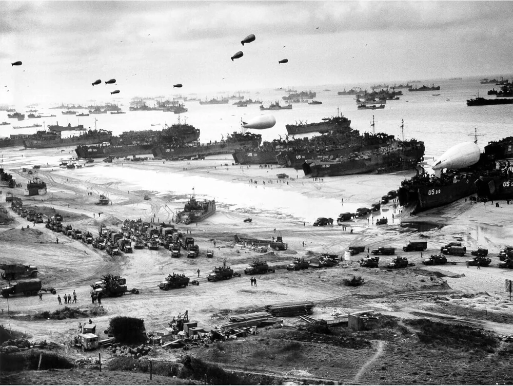 Dailės spaudiniai us desantiniai laivai plakatas omaha beach d-day 1944 didelis meno spaudinys storas popierius 18x24 coliai