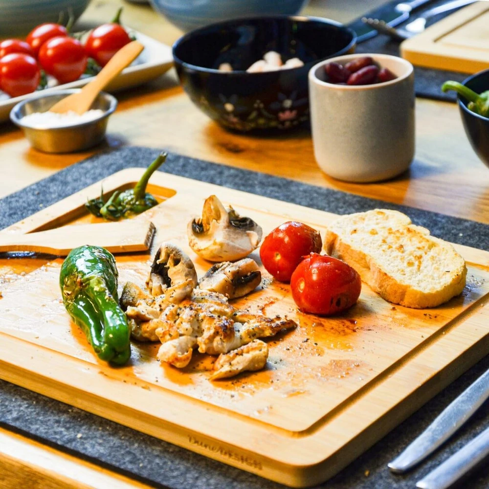 Sumuštinių keptuvas Dunedesign raclette rinkinys 2 asmenims su mentele - 30 x 22 cm raclette lenta, medinė mentelė - raclette keptuvės padėkliukas, mediniai priedai raclette, medinė lenta, padėkliukas raclette keptuvei