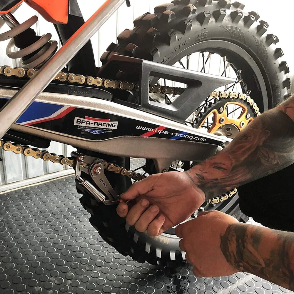 Fantic26 bpa lenktyninio motociklo grandinės žaidimo reguliavimo įrankis (raudonas)