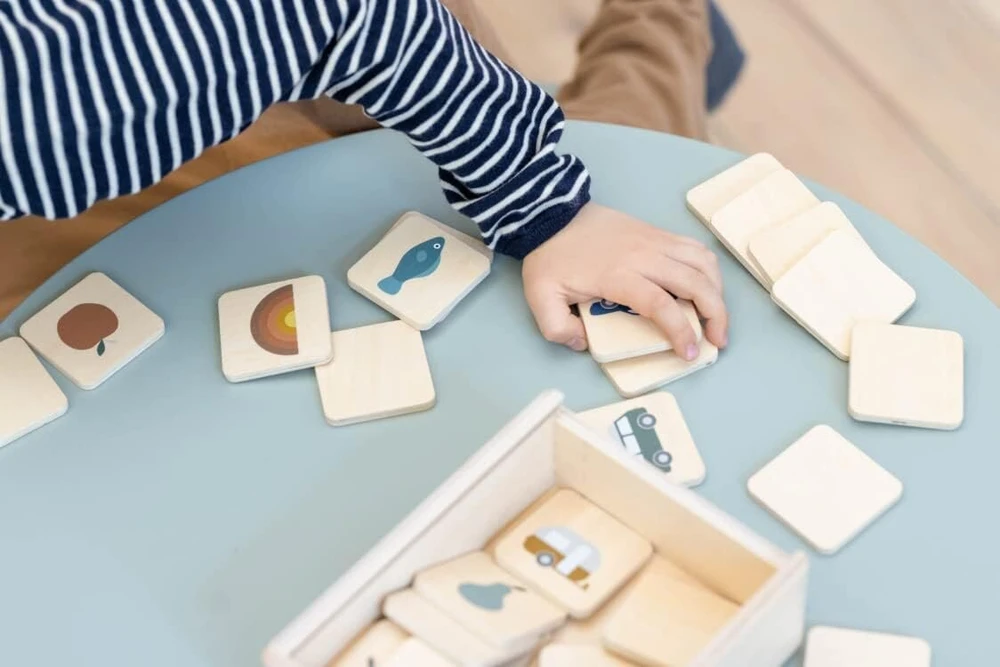 Flexa medinis atminties žaidimas vaikams - 36 dalių rinkinys, montessori lavinamasis žaislas, fsc sertifikuota beržo mediena, žaidimas vaikams, lavinamasis žaislas su dėžute, nuo 3 metų