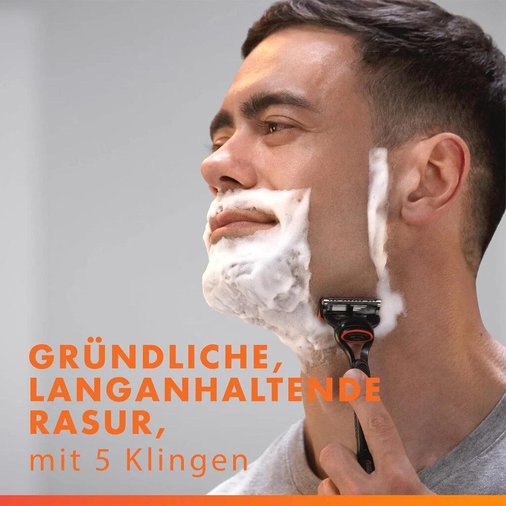 Gillette Fusion5 16 atsarginių peiliukų su platesne drėkinamąja juostele, užtikrinančia sklandų slydimą, ir 5 peiliukais neįtikėtinai švariam ir patogiam skutimui