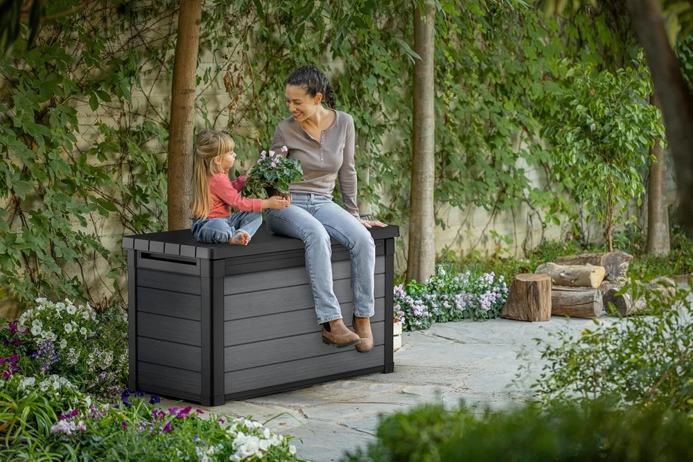 Keter Cortina sodo dėžė 100 g, medienos efekto apdaila, pilka, talpa 380 l, 122,9 x 62,1 x 70,6 cm