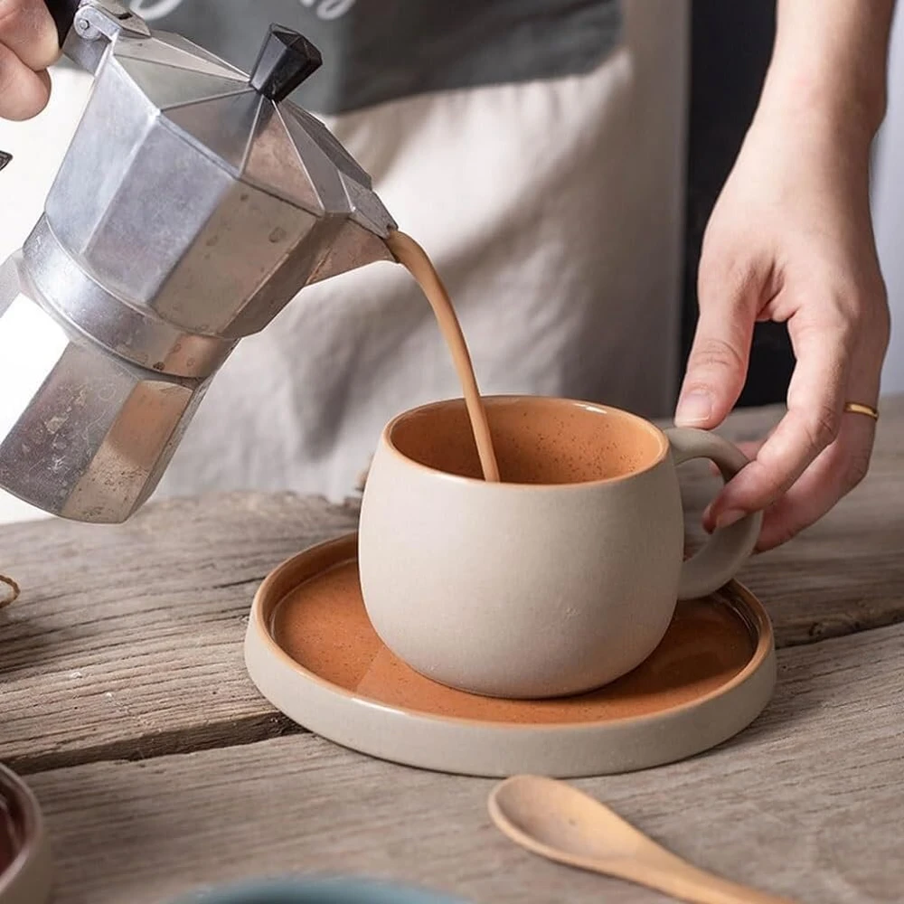 Magicvogel retro kavos puodelis su lėkštele, pagamintas iš akmens masės, espresso puodelis 250 ml, storasienis arbatos puodelis, matinio stiliaus keramikos puodelių rinkinys kavai, arbatai, kakavai, espresso, cappuccino (ruda)
