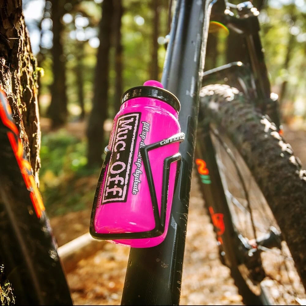 Muc-off Elite Fly gertuvė, rožinė, 550 ml, lengva, be Bpa sportinė gertuvė, gertuvė su ergonomišku uždarymu lengvam vandens srautui, 100% perdirbama