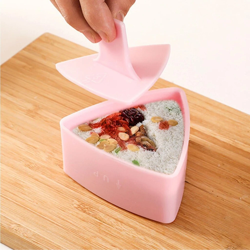 Namvo trikampio onigiri formelė, sushi formelė, ryžių kamuoliukų gaminimo formelė, virtuvės sushi gaminimo formelė, nelimpanti ryžių kamuoliukų bento presavimo formelė, mini onigiri presavimo formelė virtuvei, "pasidaryk pats" gaminimas